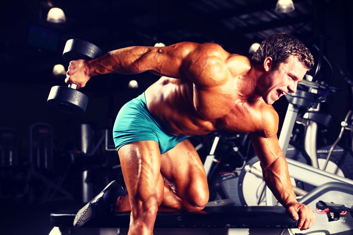 Dumbbell triceps kickback • uitvoering en uitleg • Men'sPower